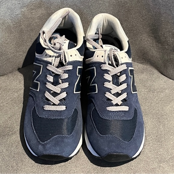 New Balance Men’s Sneakers 574 Navy Size 8.5 US - Picture 8 of 14